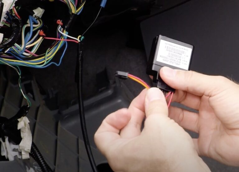 Plaatsing & installatie GPS-tracker in Auto: 3 soorten
